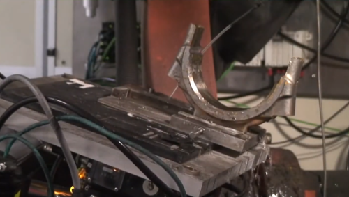 How Laser Peening Works - Coating the part with a layer of water